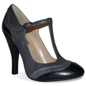 NWOT T-Strap Oxford Pump